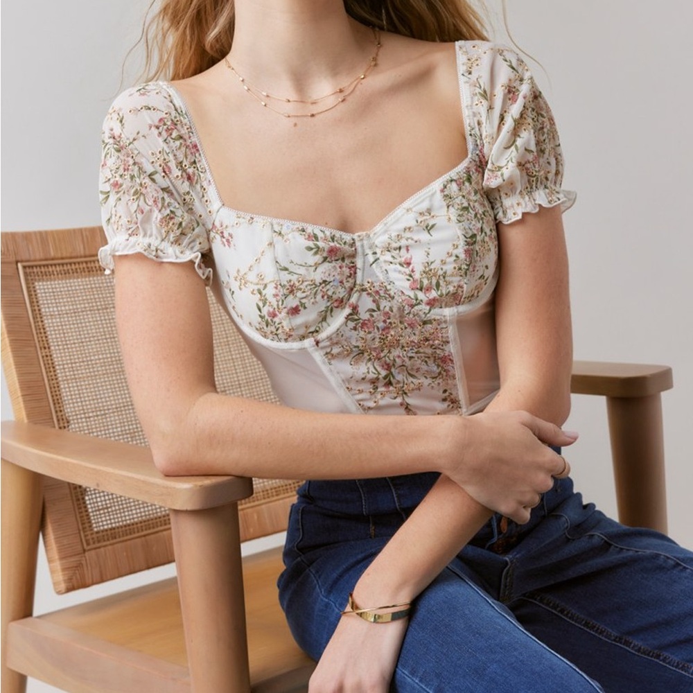 Vntg Style Floral Embroidered Corset Top